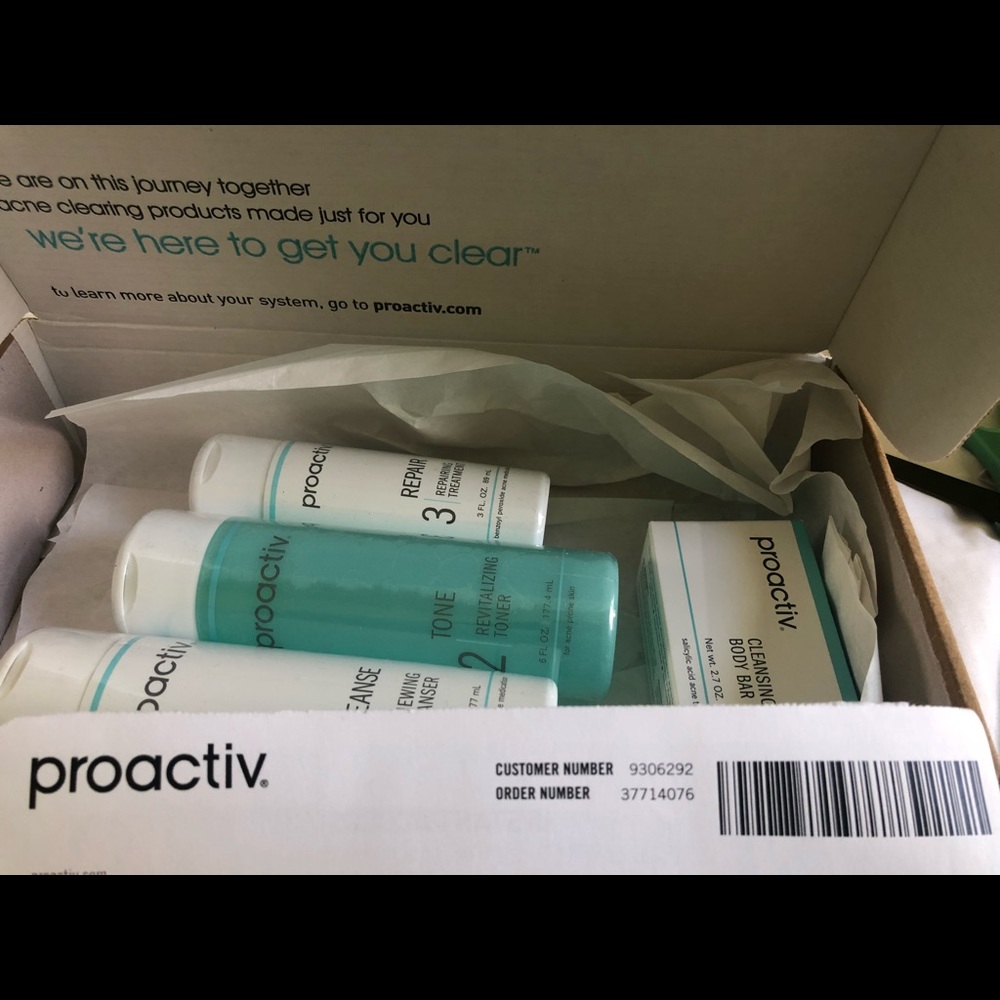 New Formula Proactiv Set - Picture 3 of 3
